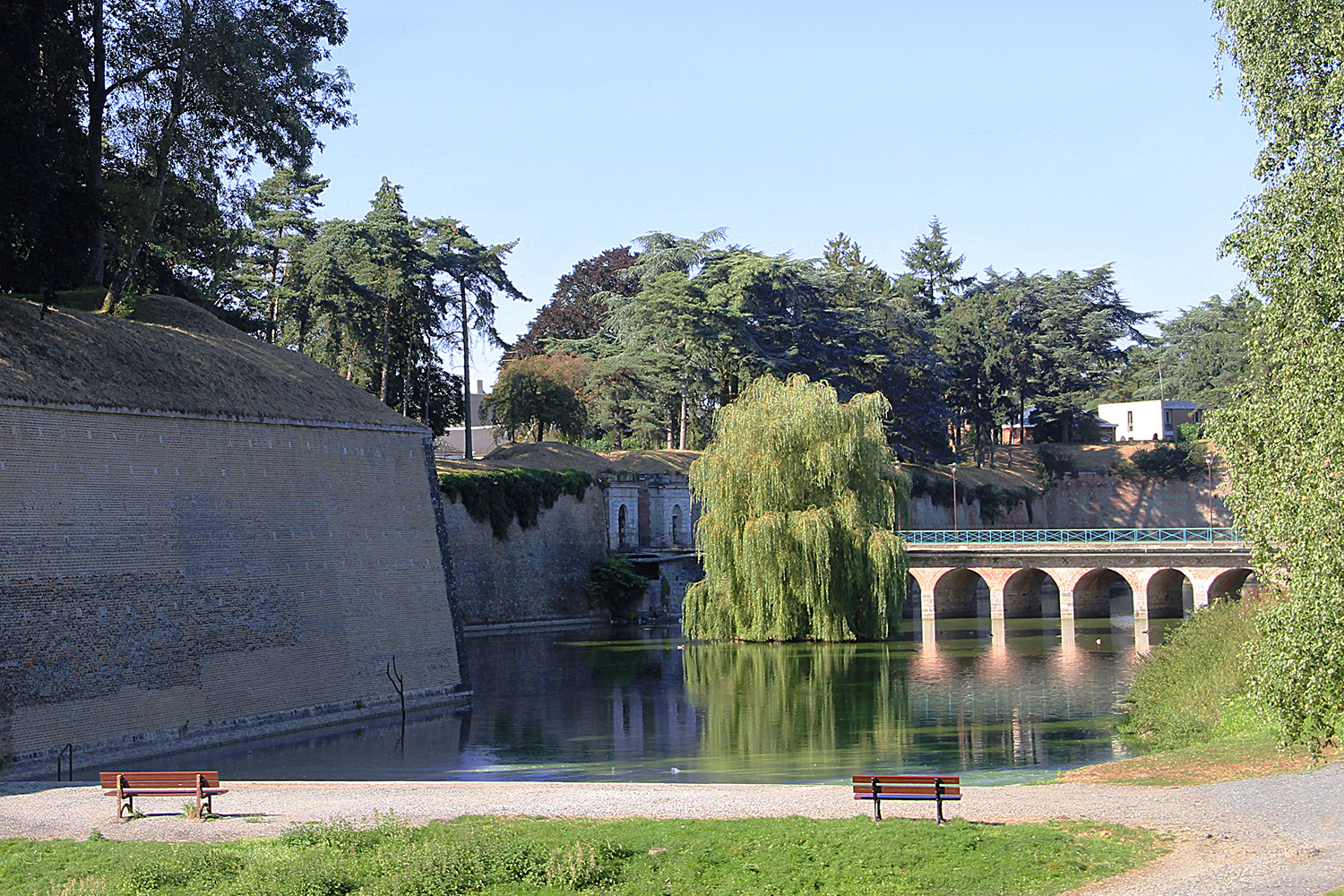 Pont dormant de la porte Fauroeulx - Citadelle Vauban de Le Quesnoy (Nord, France).